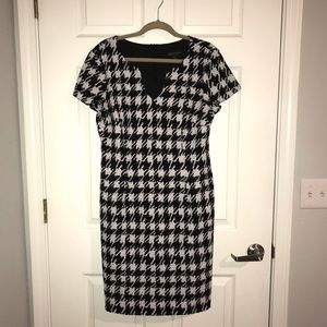 12, black and white, houndstooth